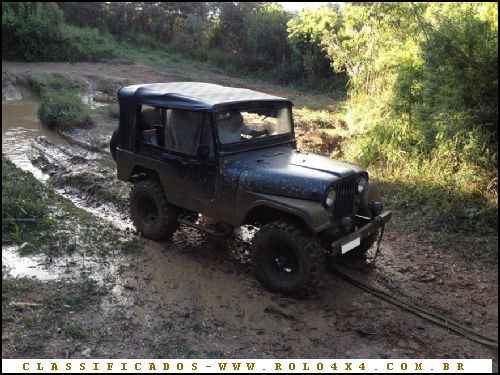 Jeep Willys de trilha