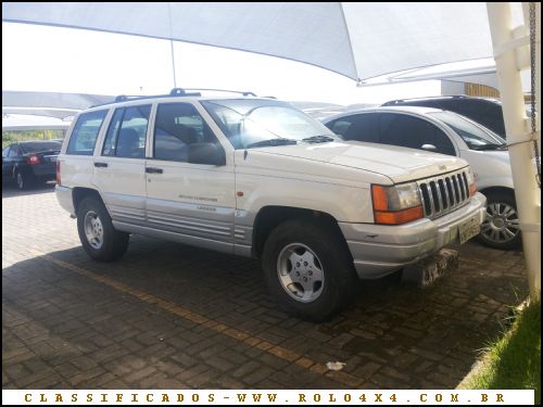 Cherokee Laredo 