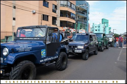 VENDO LINDO JEEP 1983