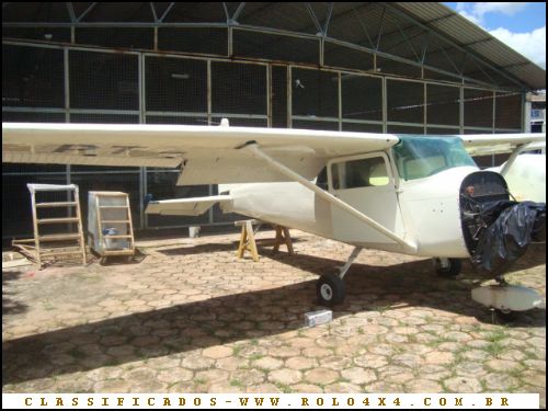 AVIÃO CESNA 175