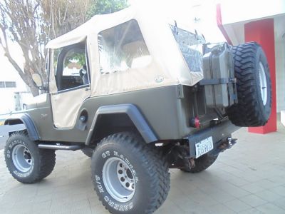 Jeep Impecável 6cc !