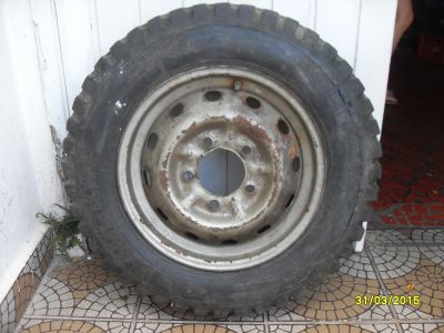 pneu e roda niva 4x4