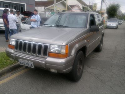 Cherokee Laredo  Troco