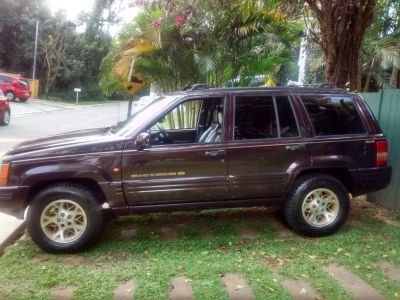 VENDE-SE JEEP CHEROKEE - 