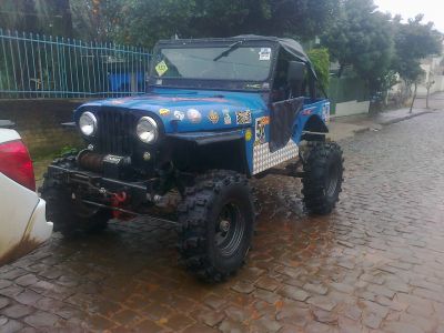 jeep preparado pra trilha