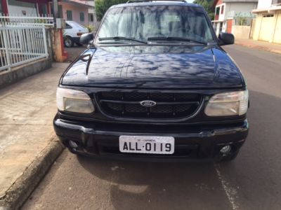 Ford Explorer Limited V8 