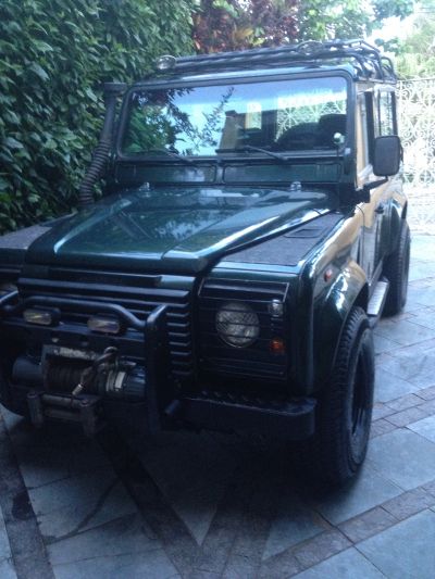 land rover defender 90