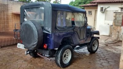 Jeep Willys 1977