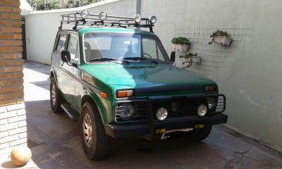 Lada Niva verde lindo!