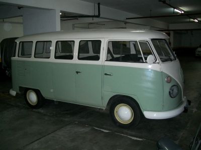 VW - Kombi Corujinha