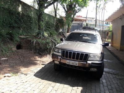 GRAN CHEROKEE LAREDO