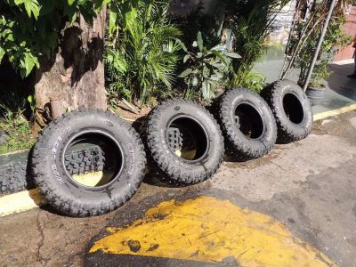 4 Pneus 35x12,5 R17 Mud-T