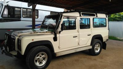 Land rover defender 110 