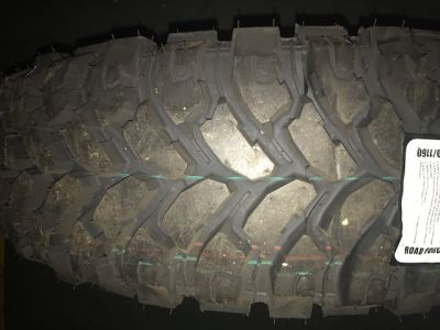 Pneu 235/85 R 17  