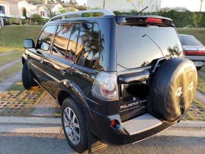 Pajero TR4 2.0 flex 4x4 