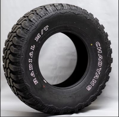 04 Pneus 37/12,5 R17 