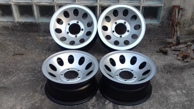 Rodas 15x7 F75 Jeep Rural Rodas 15x7 F75 Jeep Rural