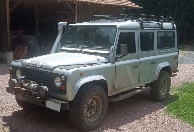 Land Rover Defender 110 