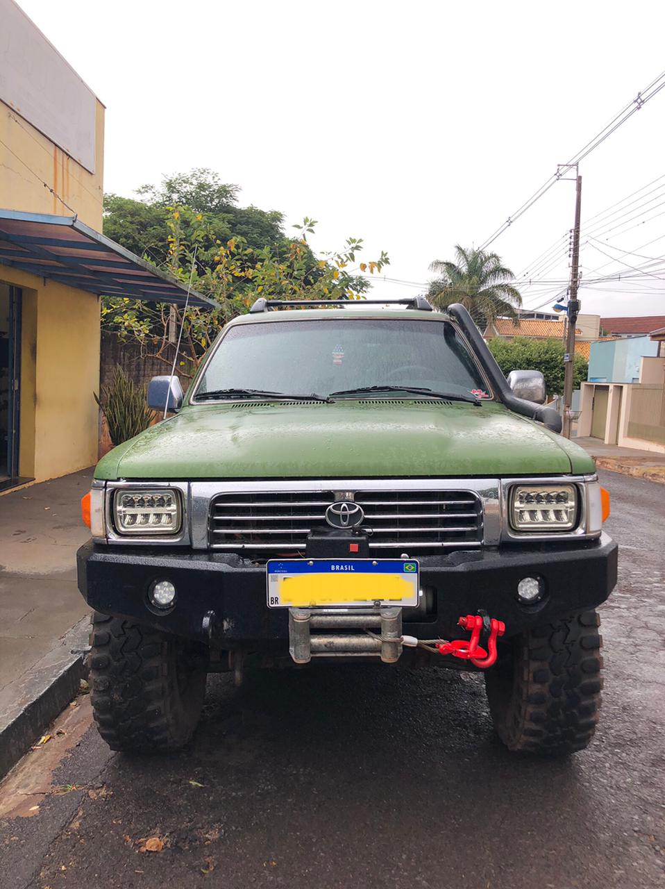 Hilux 1998 preparada 