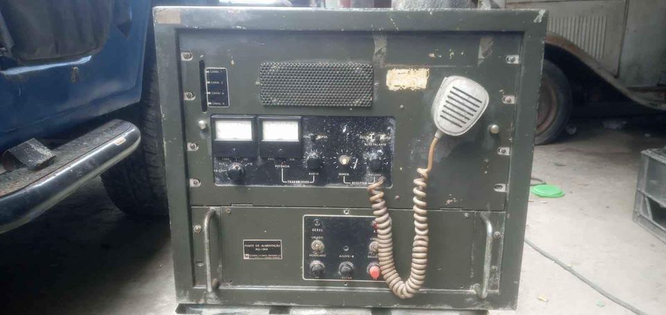 RADIO TRANSMISSOR MILITAR