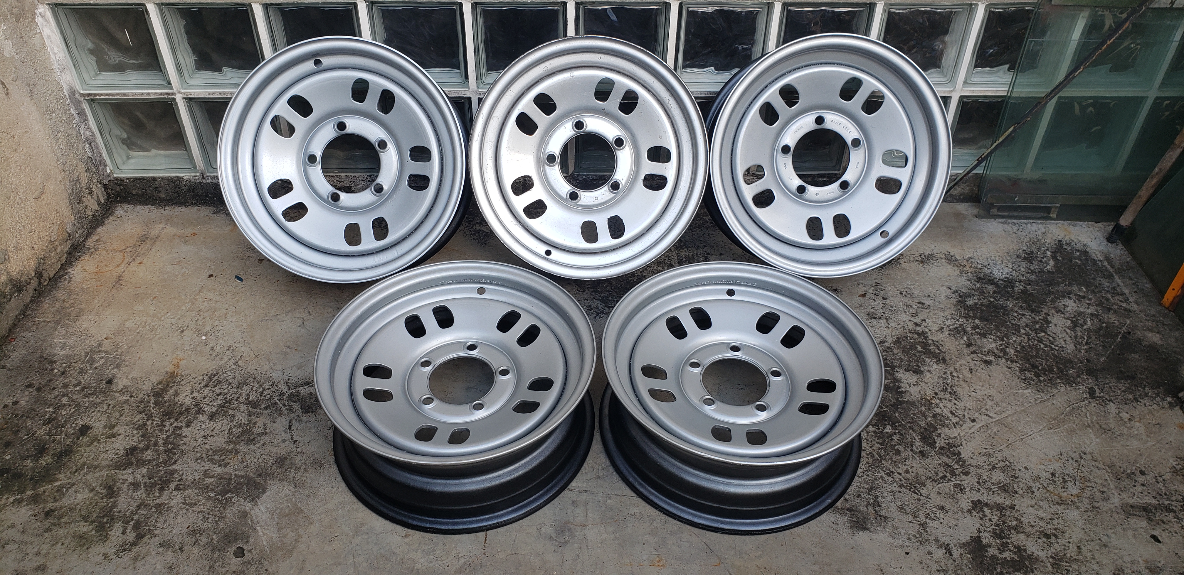 5 Rodas 16x6 F1000 Jeep 5 Rodas 16x6 F1000 Jeep