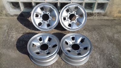 Hilux Antiga aro 15 Hilux Antiga aro 15