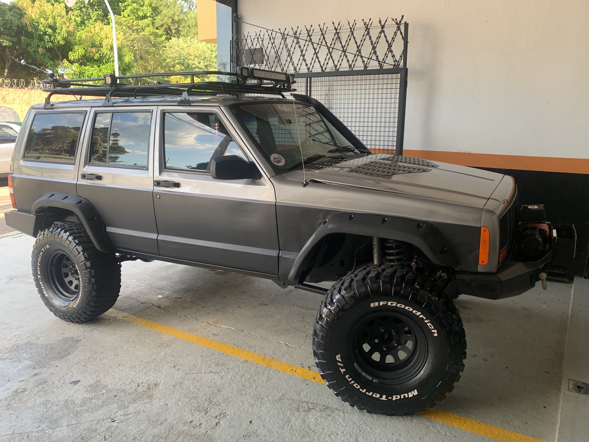 JEEP CHEROKEE SPORT 