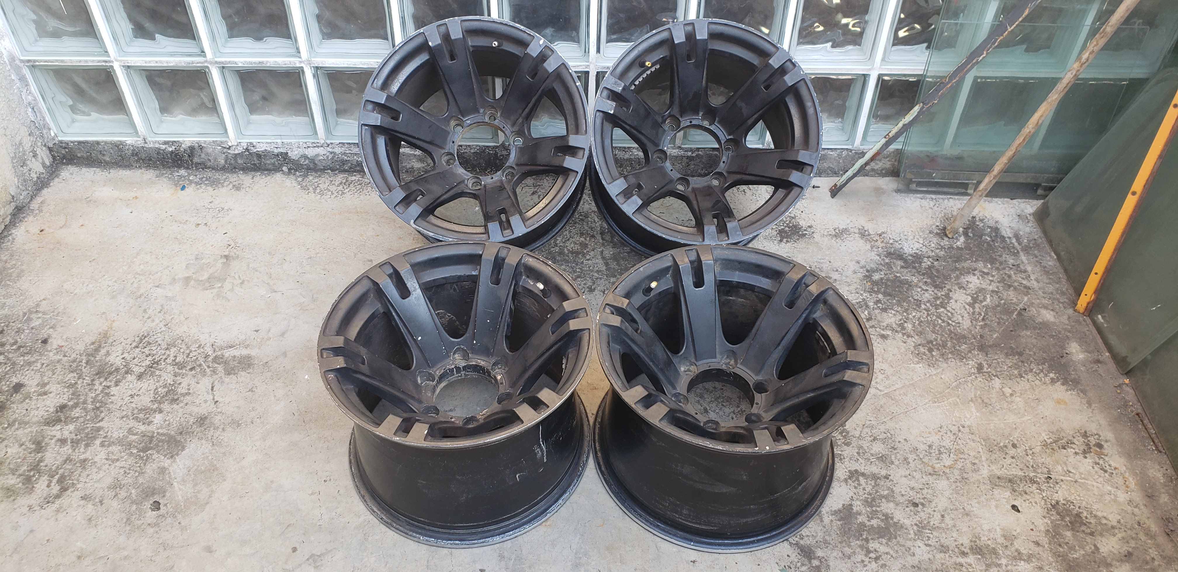 15x10 Troller Toyota 15x10 Troller Toyota