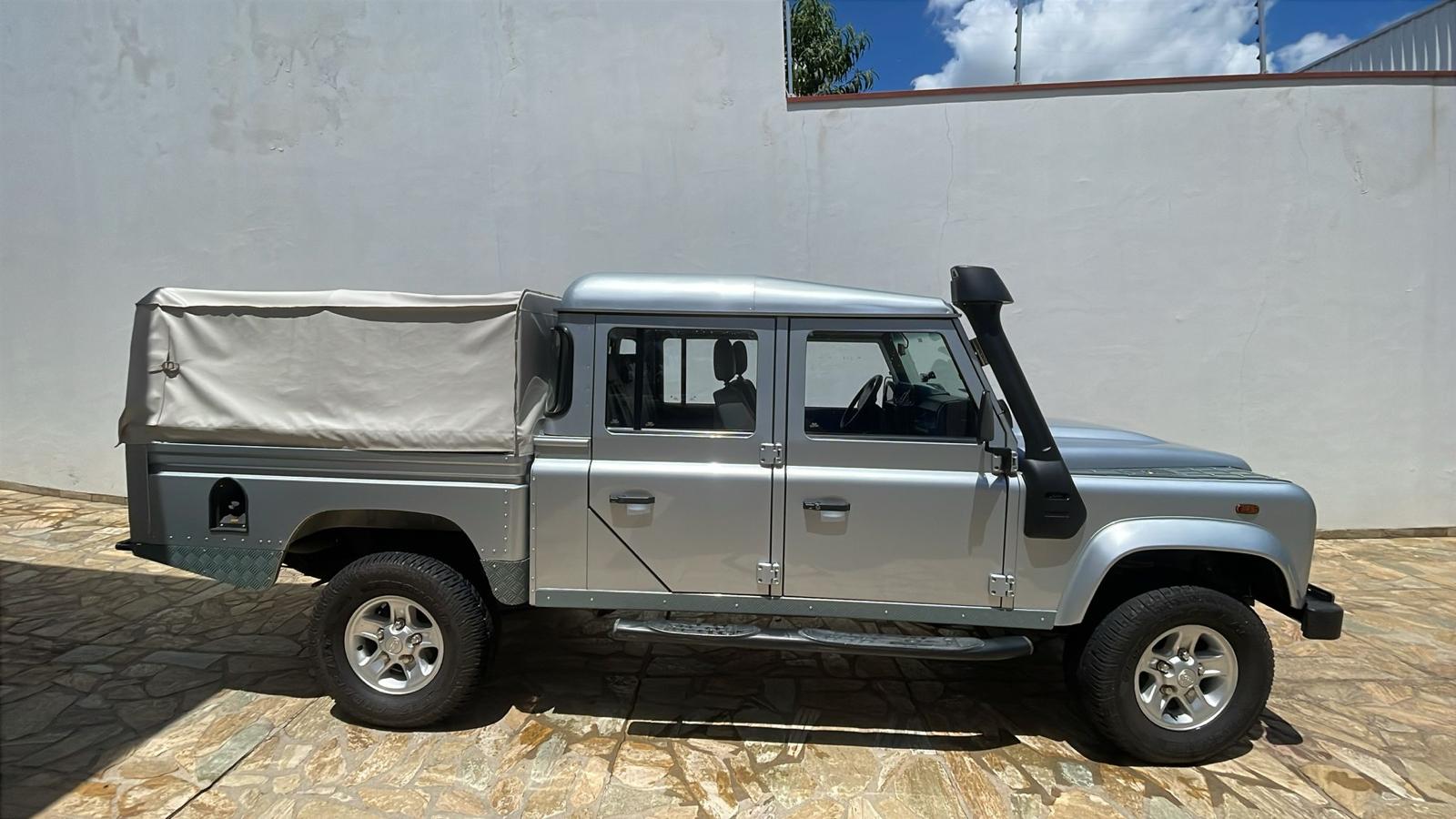 Land Rover Defender 130 T